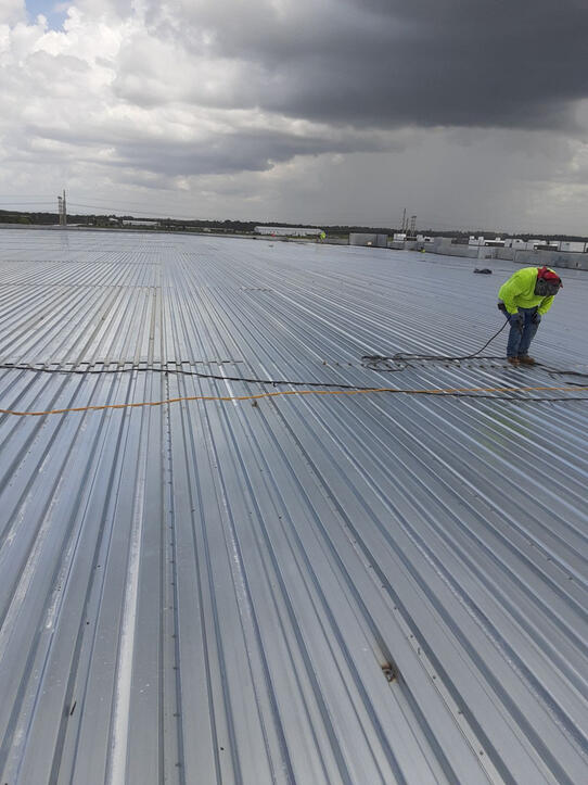 Roof installation / repair